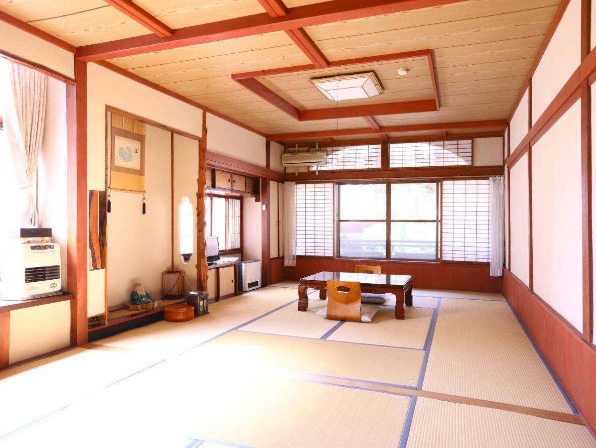 Ikariya Ryokan Яманути Экстерьер фото
