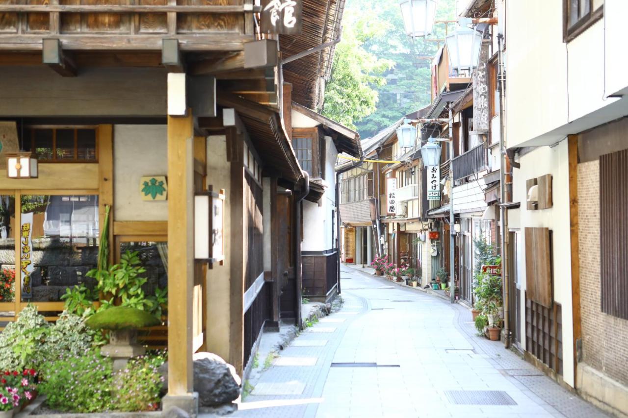 Ikariya Ryokan Яманути Экстерьер фото